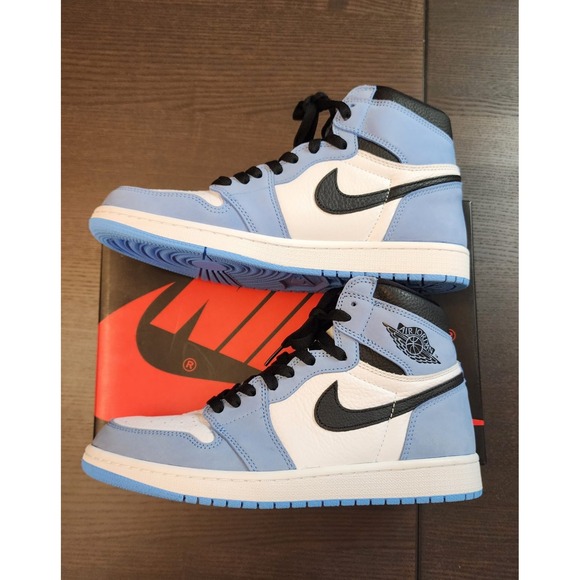 100% Authentic Nike Jordan 1 Retro High OG University Blue 555088 134 Size 9.5 - Picture 2 of 8